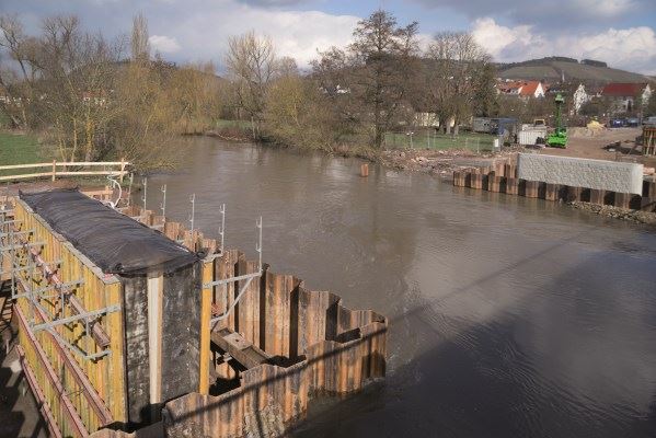 Nowy most nad rzeką Soławą niedaleko Hammelburga - zdjęcie: Saalbrucke_002.jpg