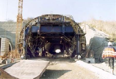 Zmienne przekroje tunelu - zdjęcie: zdj3.jpg
